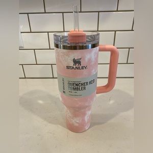 SOLD!! Peach Tye Dye Stanley 40oz Quencher